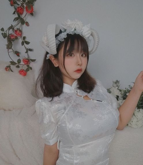 少妇和快递员在电梯做爰小说_高清超清免费观看